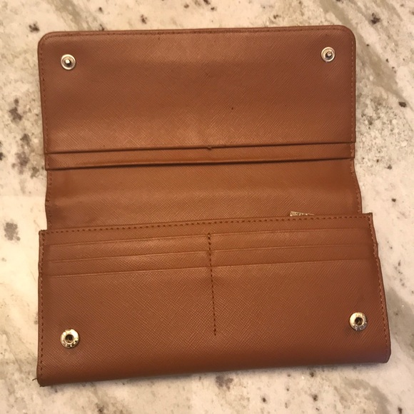 Tory Burch Wallet - Picture 2 of 4